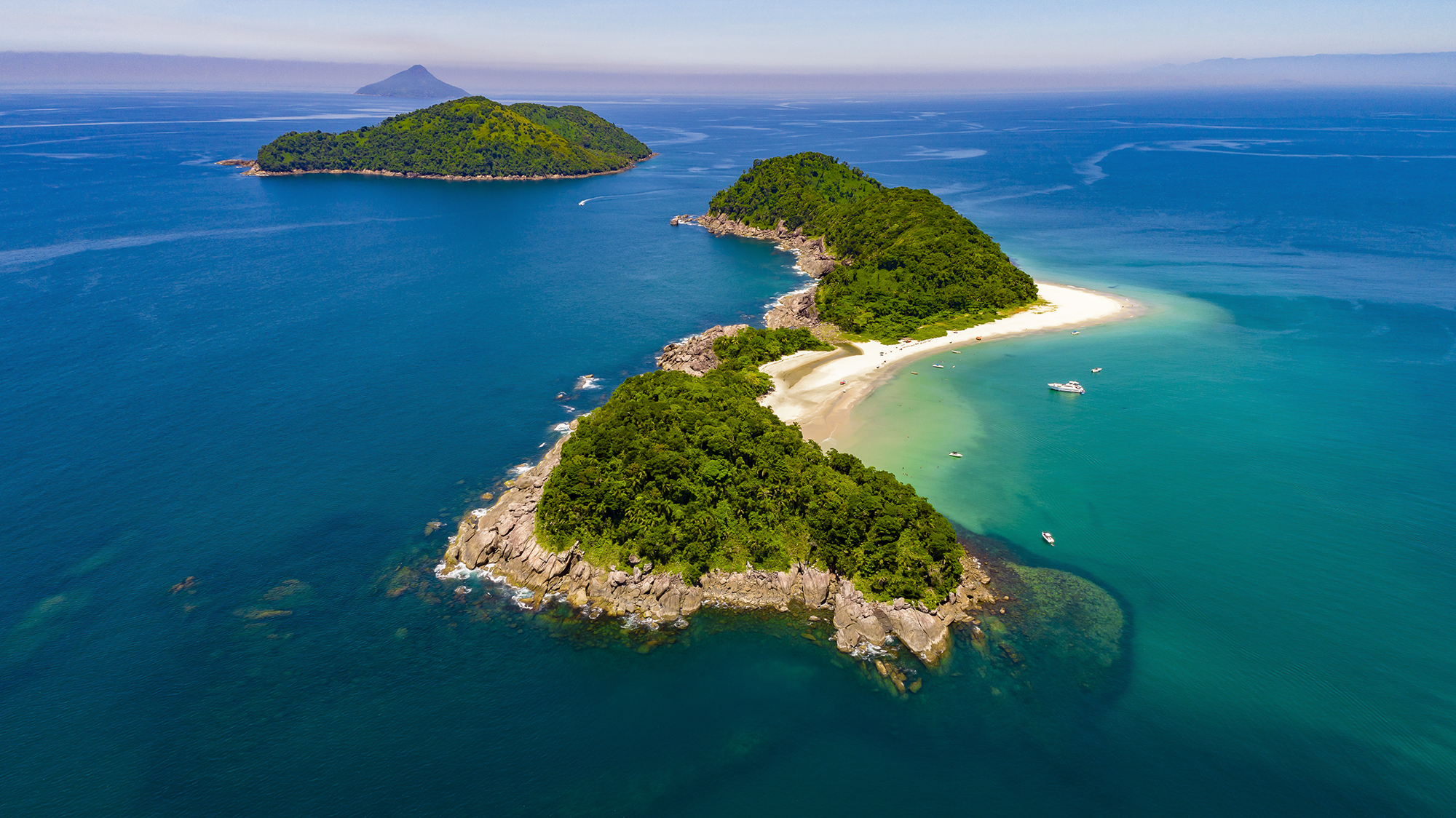 As Ilhas, na região sul de São Sebastião, uma das paisagens mais emblemáticas da cidade.